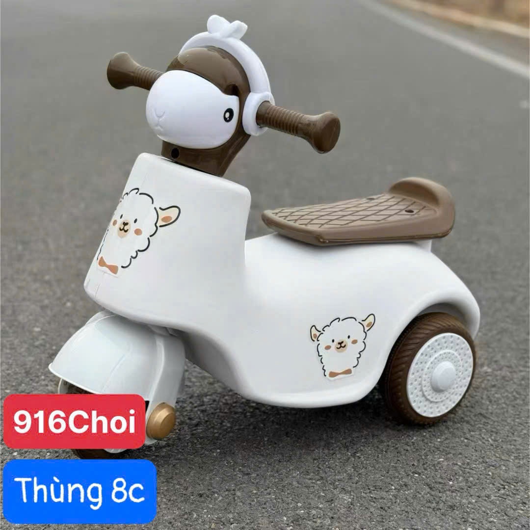 20250919_vJjiyCJfwE Đồ chơi: Xe chòi chân cho bé, có 3 bánh chất liệu: nhựa + sắt, có nhạc, dùng pin, chiều cao yên 34cm.Model: 916.KT(55*25*37)cm+/10%.Mới 100% - Ảnh 1