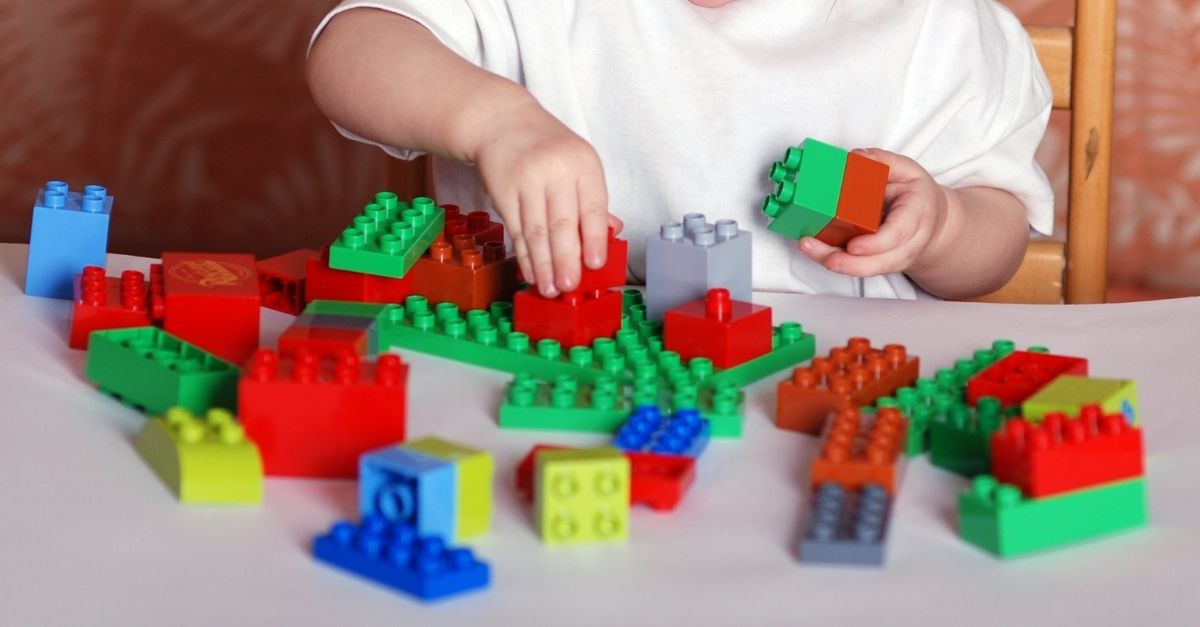 mua đồ chơi cho bé trai trên 3 tuổi