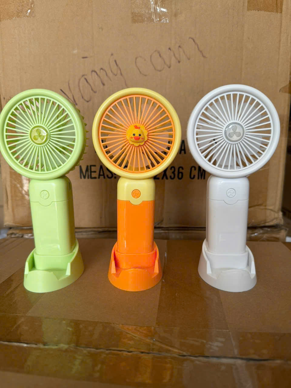 Quat-cam-tay-mini-sac-dien-Kien-100-cai- Quạt cầm tay mini sạc điện (Kiện 100 cái) - Ảnh 1