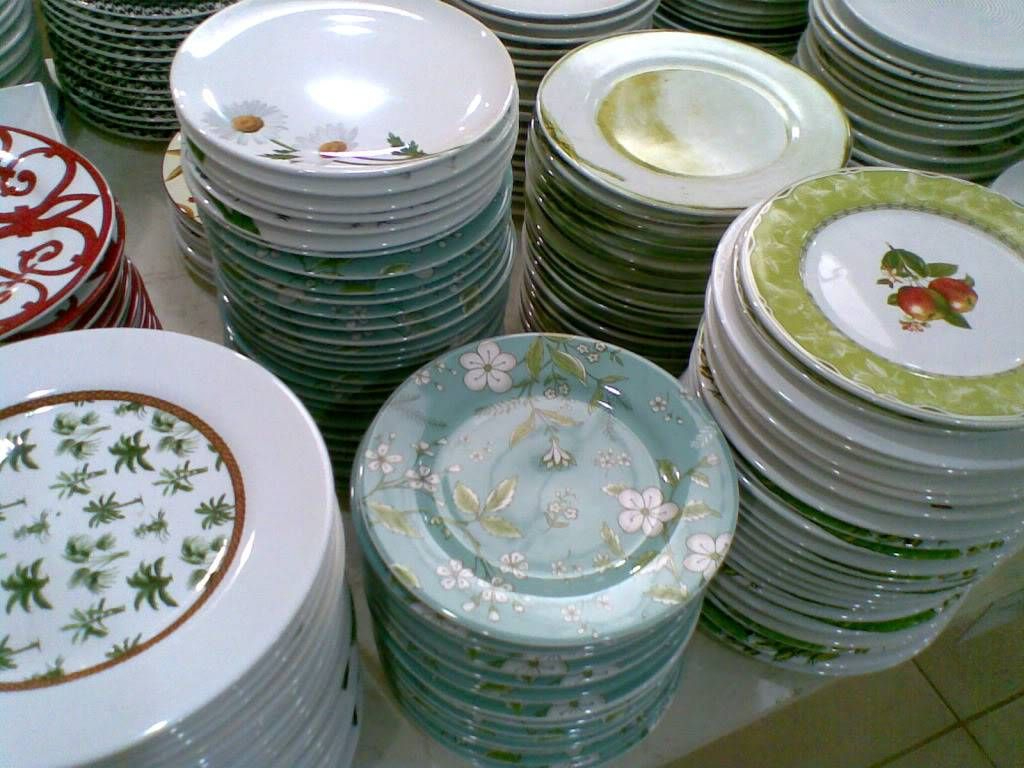 chén dĩa nhựa
