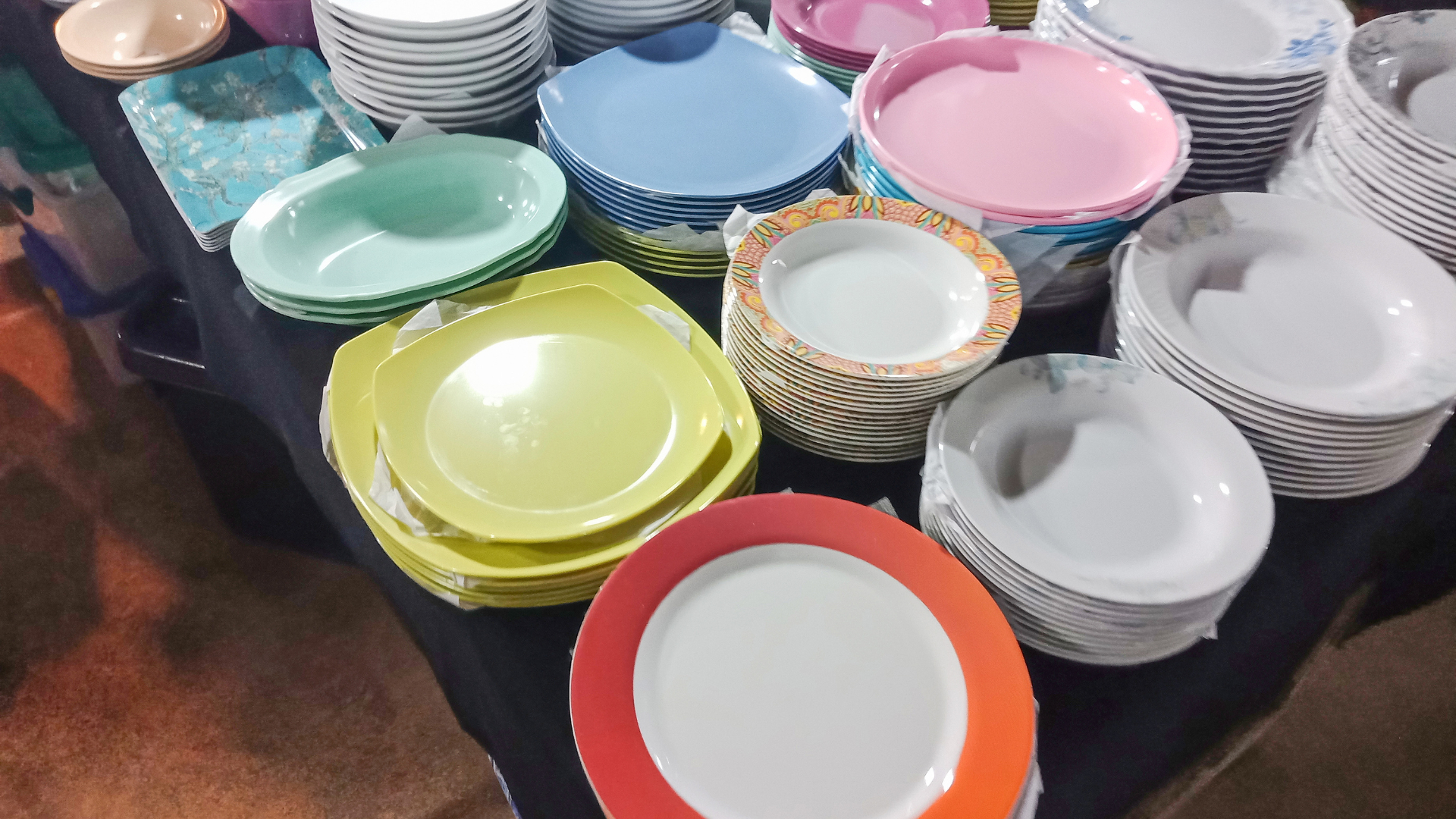 chén dĩa nhựa