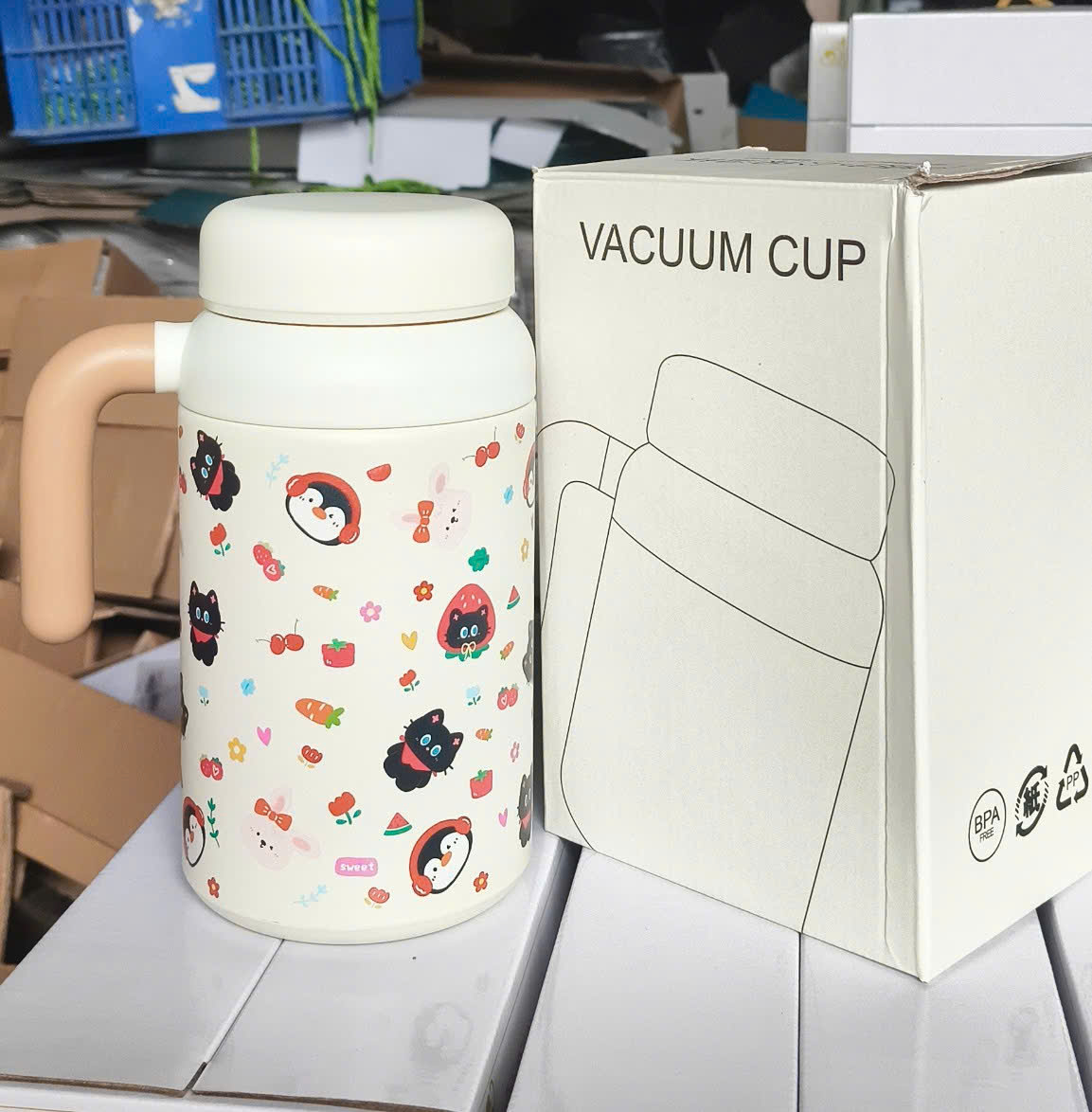 BInh-giu-nhiet-co-loi-loc-Vaccum-Cup-tay-cam-Kien-50-cai- BÌnh giữ nhiệt có lõi lọc Vaccum Cup tay cầm 1000ml (Kiện 50 cái) - Ảnh 1