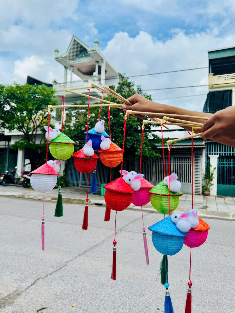 Long-den-tho-hinh-non Đèn rọ nón thỏ (kiện 100) - Ảnh 1